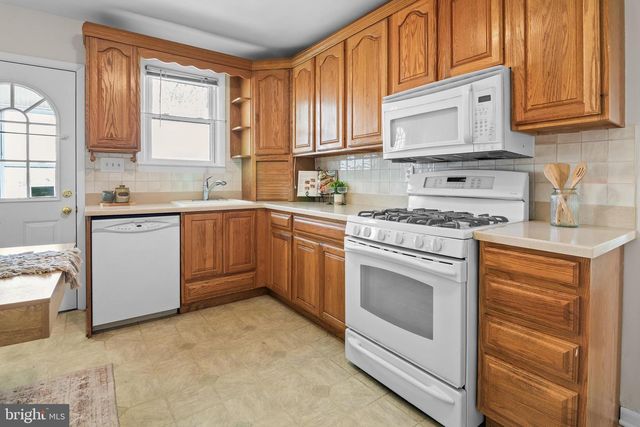 54 WAGNERS LN, Essex, MD 21221