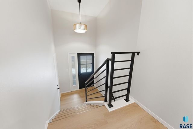 4613 E Fernwood Dr Drive, Sioux Falls, SD 57110