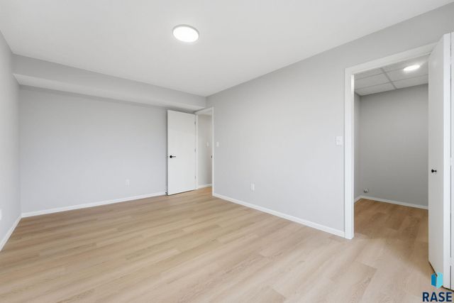 4613 E Fernwood Dr Drive, Sioux Falls, SD 57110