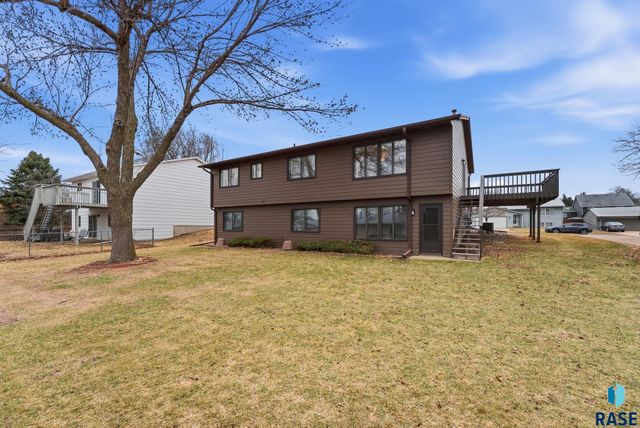 4613 E Fernwood Dr Drive, Sioux Falls, SD 57110