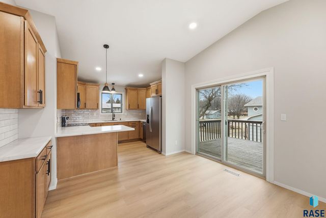 4613 E Fernwood Dr Drive, Sioux Falls, SD 57110