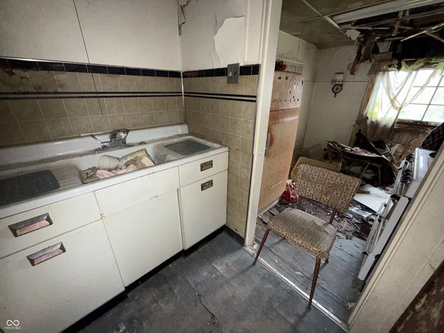 1822 Englewood Drive, Indianapolis, IN 46219