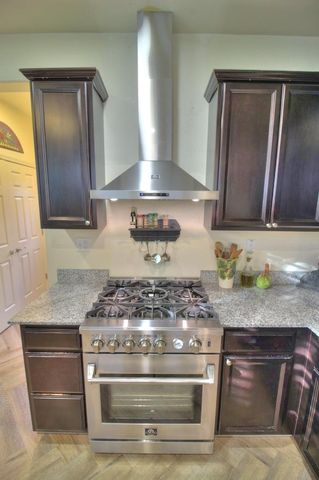 2204 Gallery Dr, Riverbank, CA 95367