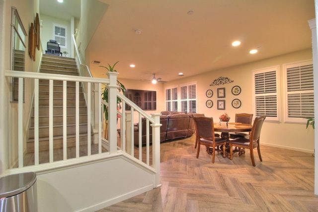 2204 Gallery Dr, Riverbank, CA 95367