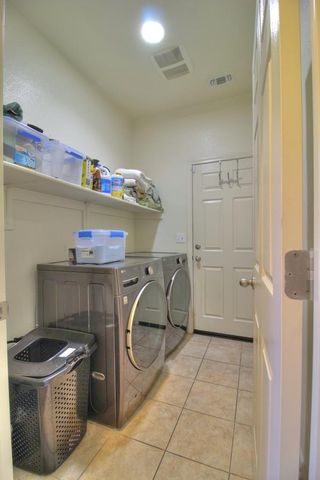 2204 Gallery Dr, Riverbank, CA 95367