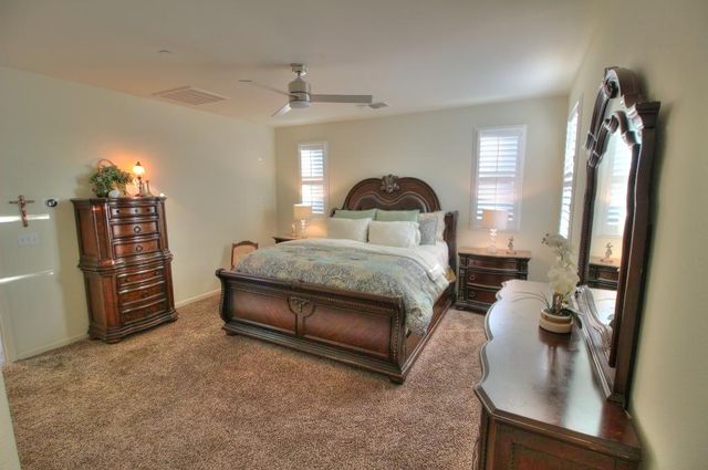 2204 Gallery Dr, Riverbank, CA 95367