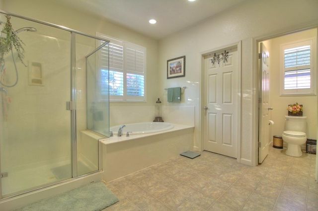 2204 Gallery Dr, Riverbank, CA 95367