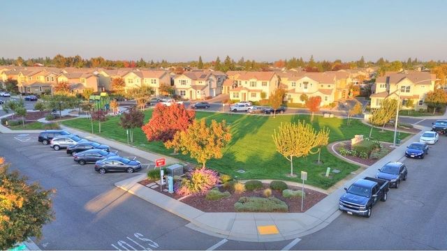 2204 Gallery Dr, Riverbank, CA 95367