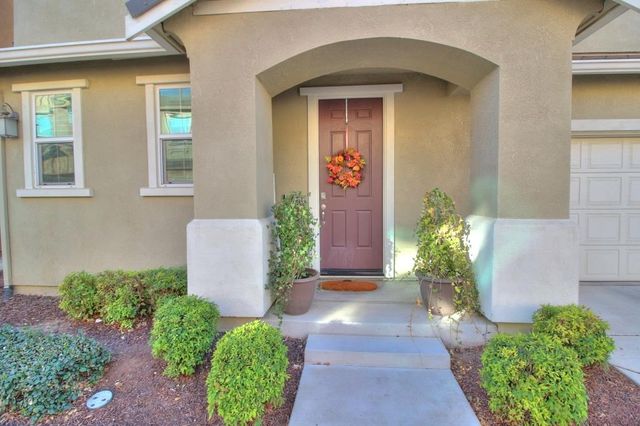 2204 Gallery Dr, Riverbank, CA 95367