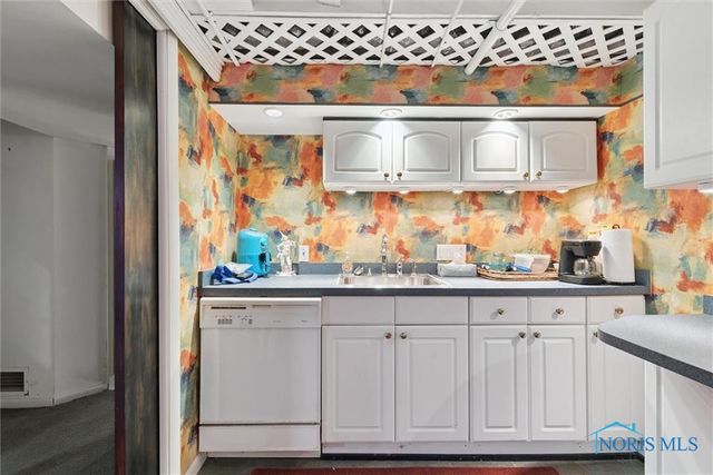 4113 S Detroit Avenue, Toledo, OH 43614