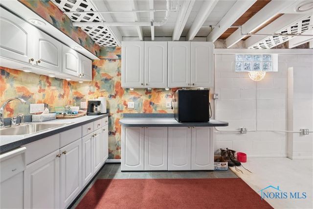 4113 S Detroit Avenue, Toledo, OH 43614