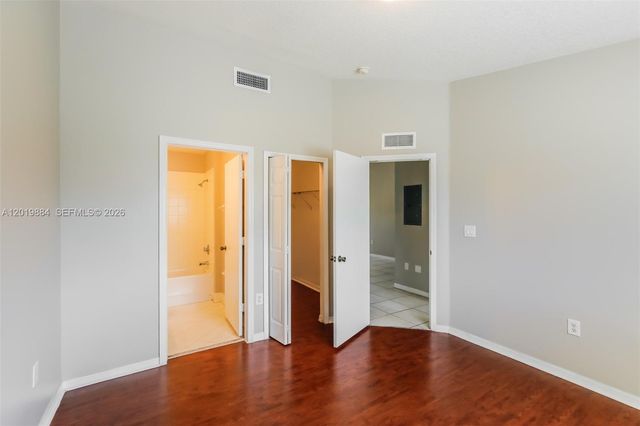925 NE 34th Ave 203, Homestead, FL 33033