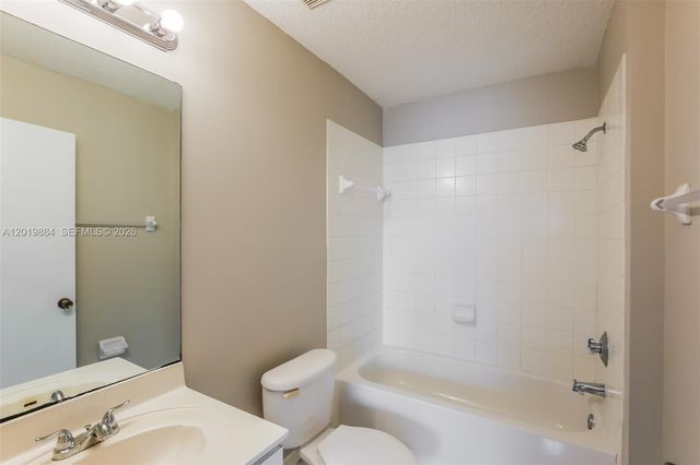 925 NE 34th Ave 203, Homestead, FL 33033