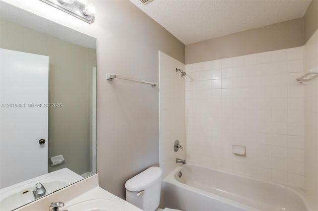 925 NE 34th Ave 203, Homestead, FL 33033
