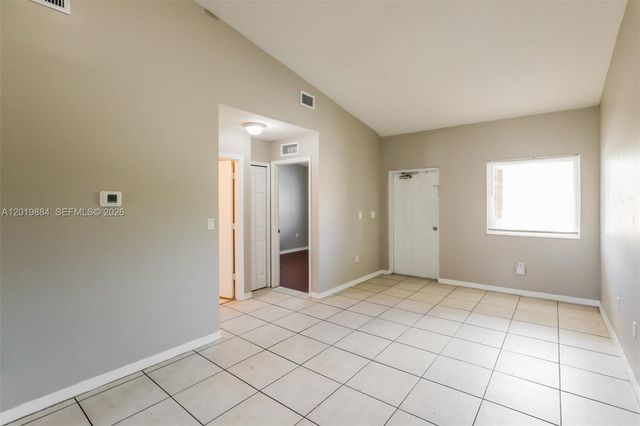 925 NE 34th Ave 203, Homestead, FL 33033