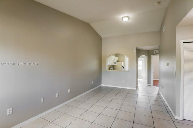 925 NE 34th Ave 203, Homestead, FL 33033