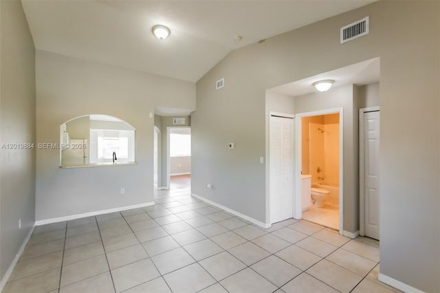 925 NE 34th Ave 203, Homestead, FL 33033