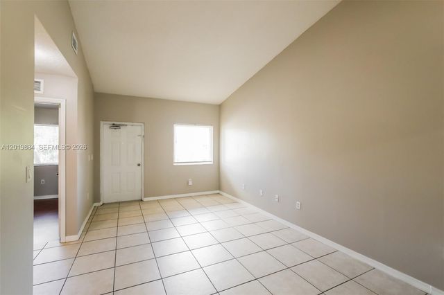 925 NE 34th Ave 203, Homestead, FL 33033