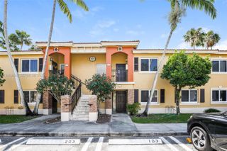 925 NE 34th Ave 203, Homestead, FL 33033