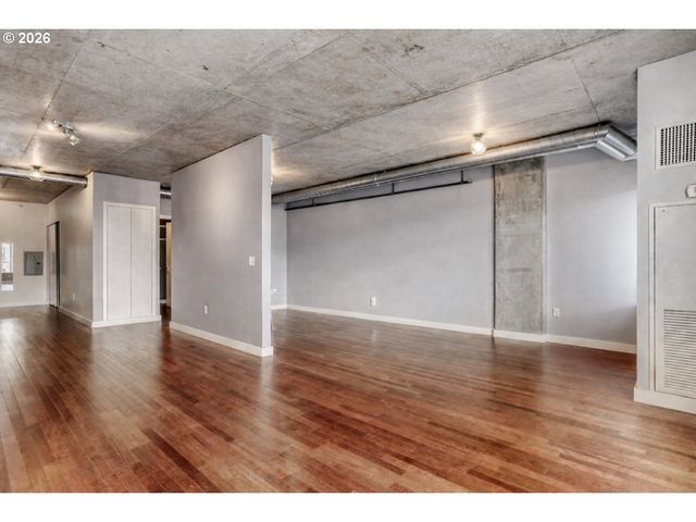 1926 W BURNSIDE St 311, Portland, OR 97209