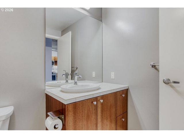 1926 W BURNSIDE St 311, Portland, OR 97209