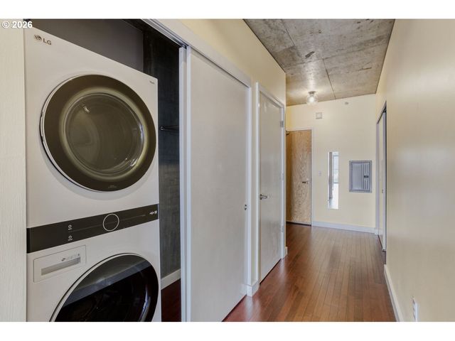 1926 W BURNSIDE St 311, Portland, OR 97209