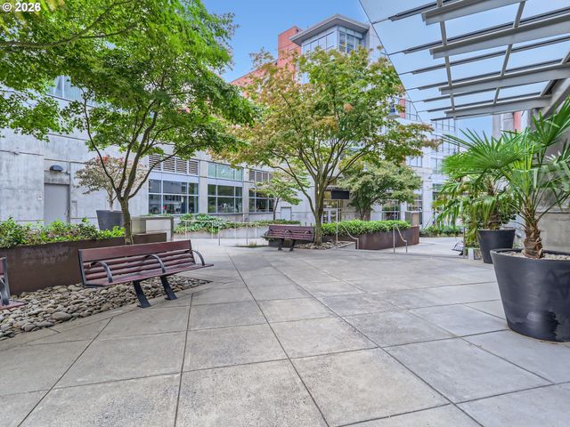 1926 W BURNSIDE St 311, Portland, OR 97209