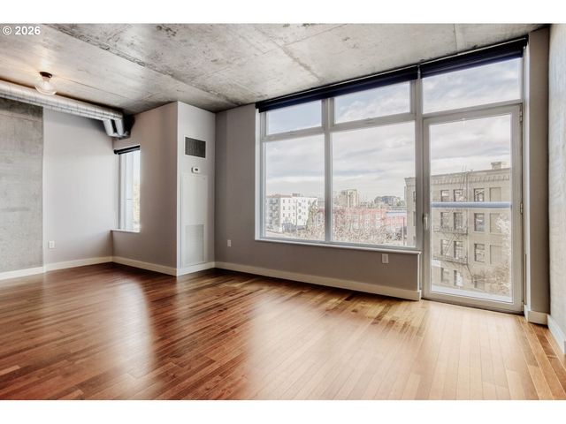 1926 W BURNSIDE St 311, Portland, OR 97209