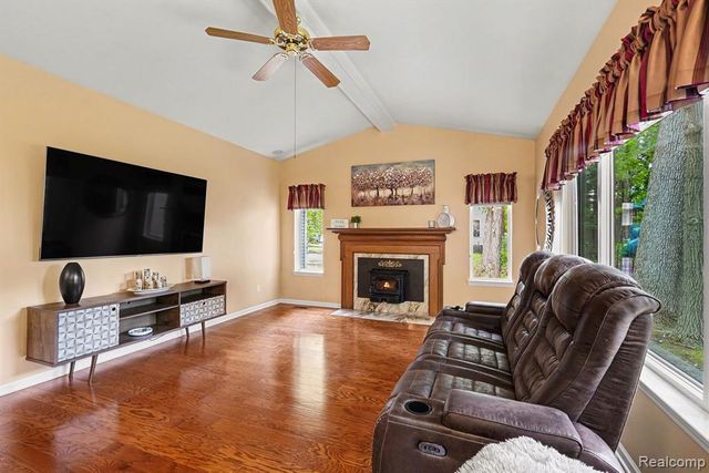 6290 Waldon Woods Drive, Clarkston, MI 48346