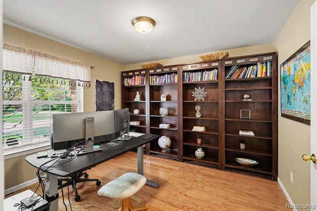 6290 Waldon Woods Drive, Clarkston, MI 48346