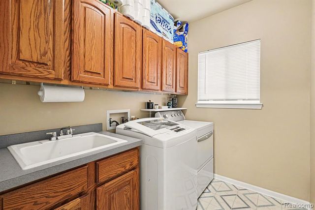 6290 Waldon Woods Drive, Clarkston, MI 48346