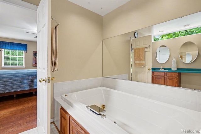 6290 Waldon Woods Drive, Clarkston, MI 48346