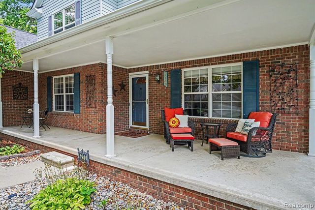 6290 Waldon Woods Drive, Clarkston, MI 48346