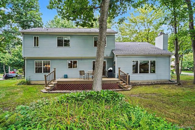 6290 Waldon Woods Drive, Clarkston, MI 48346