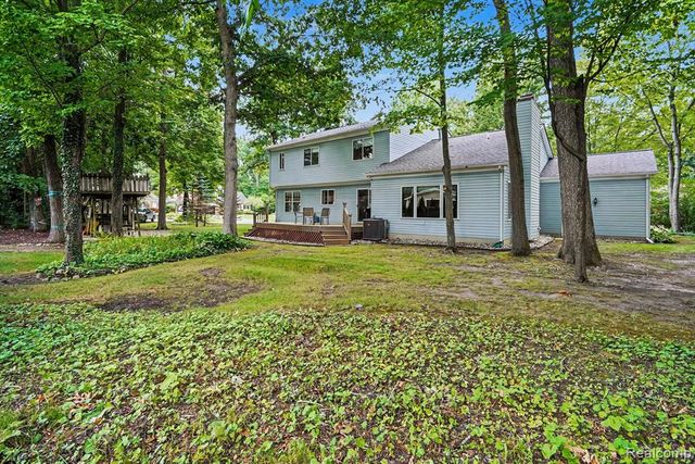 6290 Waldon Woods Drive, Clarkston, MI 48346