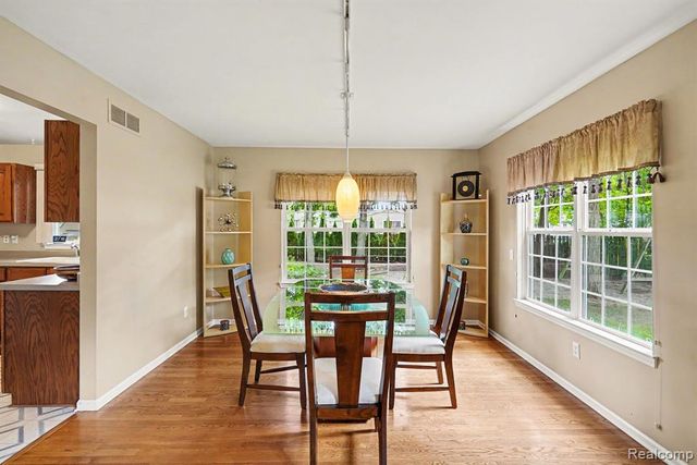 6290 Waldon Woods Drive, Clarkston, MI 48346