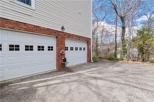 1171 Bent Grass Lane, Winston-salem, NC 27127