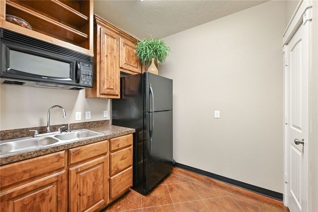 1000 Spring Loop 1205, College Station, TX 77840