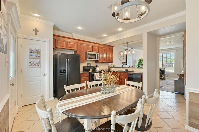 1000 Spring Loop 1205, College Station, TX 77840