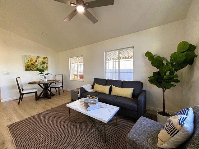 8282 Murray Avenue 5, Gilroy, CA 95020