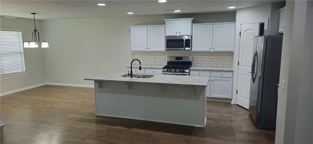 3242 Barbara Bird Street, Springdale, AR 72764