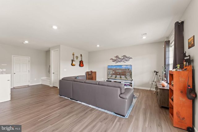 19328 BROOKWATER TER, Leesburg, VA 20175