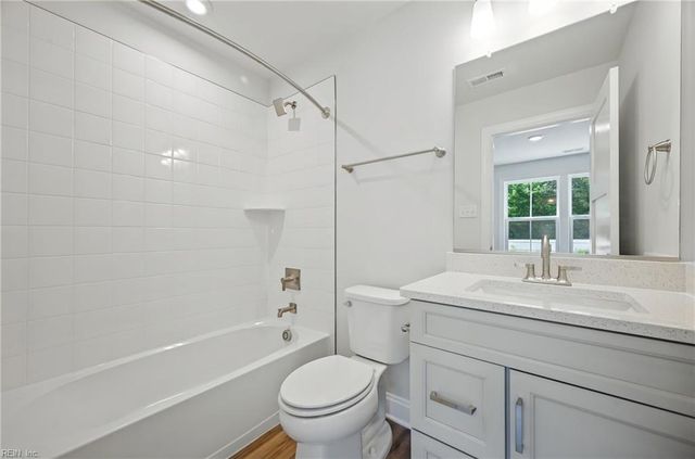 109 Bracewell LN, Yorktown, VA 23692