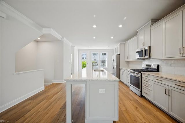 109 Bracewell LN, Yorktown, VA 23692