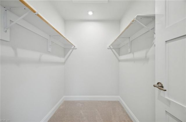 109 Bracewell LN, Yorktown, VA 23692