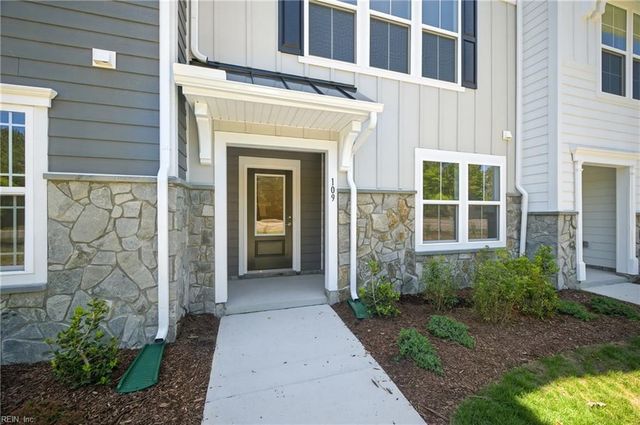 109 Bracewell LN, Yorktown, VA 23692