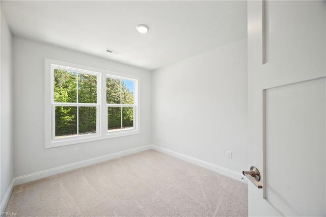 109 Bracewell LN, Yorktown, VA 23692