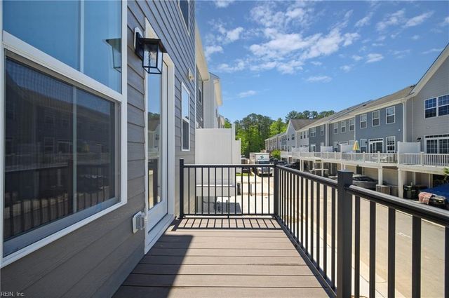 109 Bracewell LN, Yorktown, VA 23692