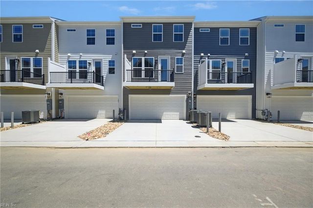 109 Bracewell LN, Yorktown, VA 23692