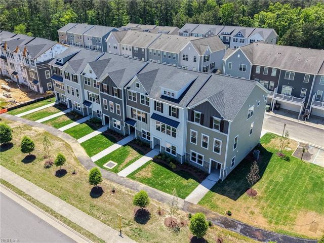 109 Bracewell LN, Yorktown, VA 23692
